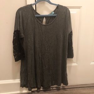 Medium Dark gray piko with black lace sleeves